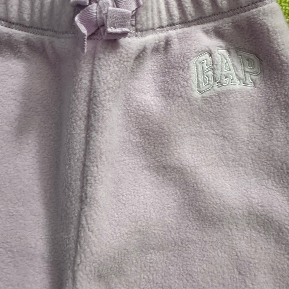 Baby girls 🧒 capri and legging bundle. - Picture 3 of 5